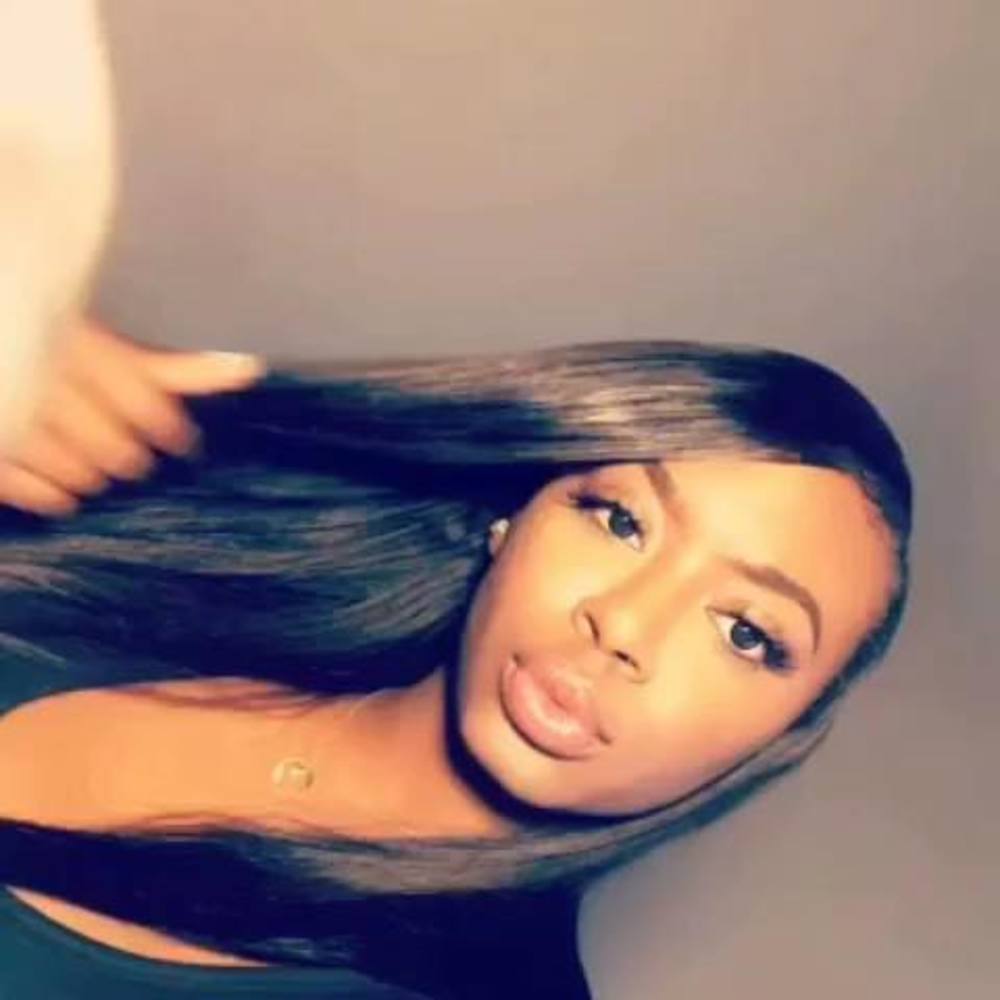 Meet your Posher, Kayla